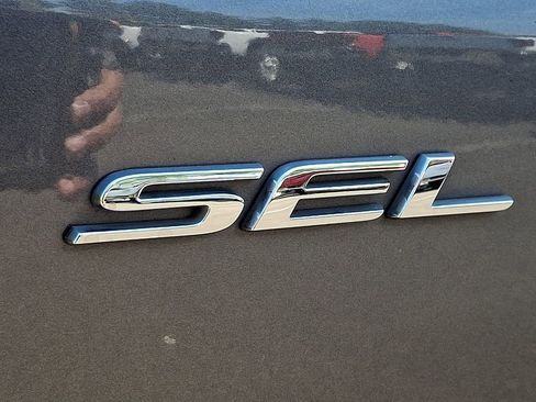 Used 2023 Ford Edge SEL w/ Convenience Package AWD/4WD image 30