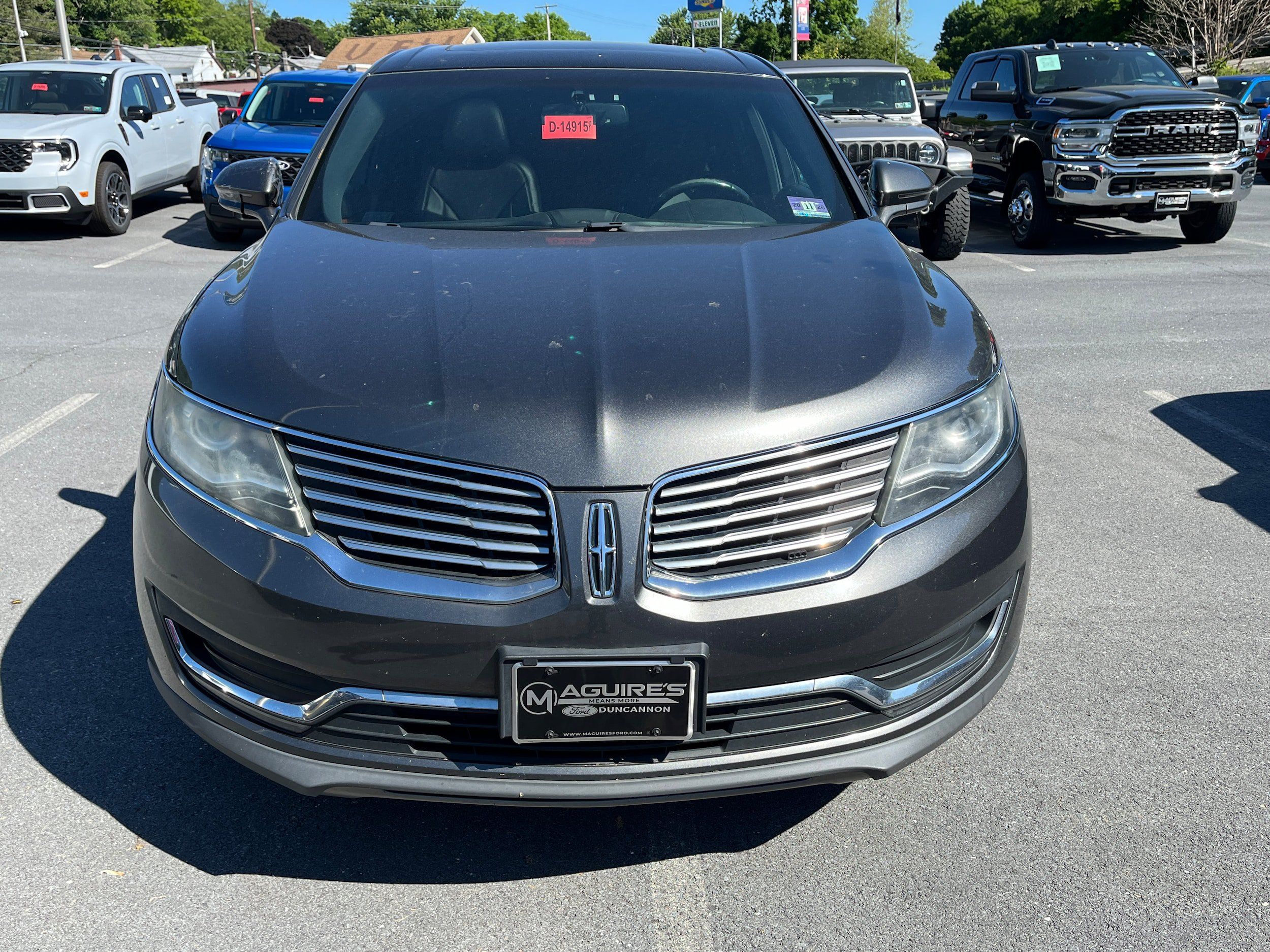 Used 2017 Lincoln MKX Reserve AWD/4WD image 2