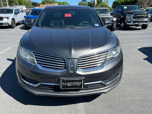 Used 2017 Lincoln MKX Reserve AWD/4WD image 2
