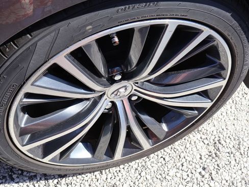 Used 2019 INFINITI Q60 3.0t Luxe w/ Essential Package AWD/4WD image 25