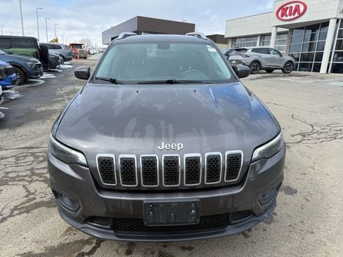Used 2019 Jeep Cherokee Latitude Plus w/ Cold Weather Group image 2