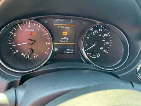 Used 2020 Nissan Rogue SV FWD image 9