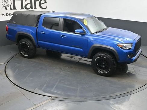 Used 2016 Toyota Tacoma TRD Off-Road image 36
