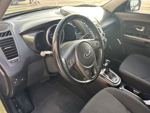 Used 2013 Kia Soul + image 16