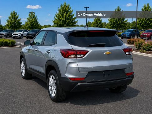 Used 2025 Chevrolet TrailBlazer LS w/ LS Convenience Package FWD image 3