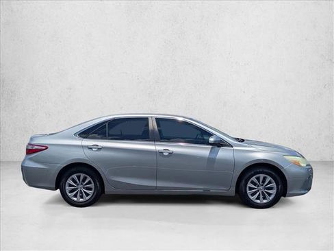 Used 2016 Toyota Camry LE FWD image 4