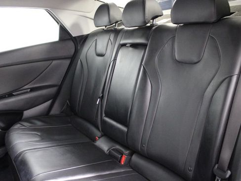 Used 2023 Hyundai Elantra Limited FWD image 19