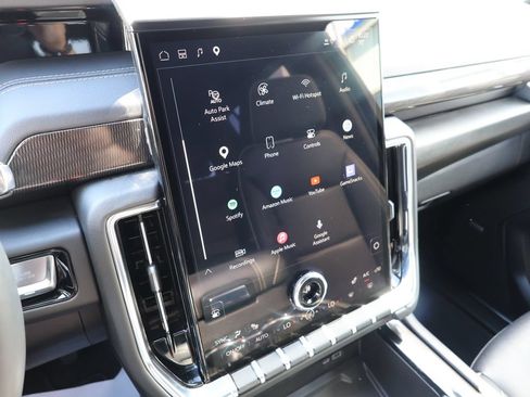 Used 2025 GMC Yukon XL Elevation AWD/4WD image 23
