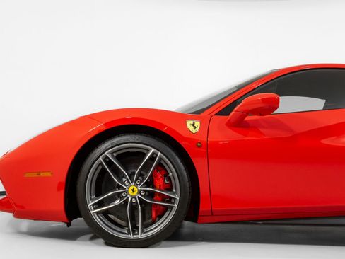 Used 2017 Ferrari 488 GTB image 13