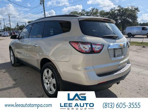 Used 2016 Chevrolet Traverse LT w/ Style and Technology Package FWD image 5