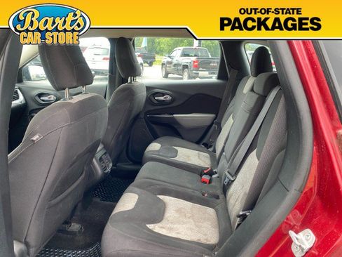 Used 2014 Jeep Cherokee Sport w/ Cold Weather Group FWD image 16