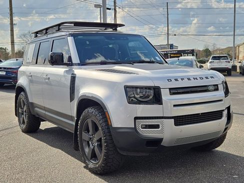 Used 2020 Land Rover Defender 110 HSE image 3