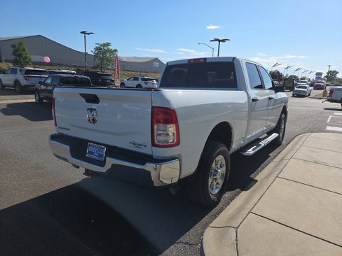 Used 2024 RAM 2500 Big Horn AWD/4WD image 5