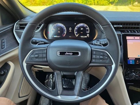 New 2025 Jeep Grand Cherokee Limited w/ Trailer Tow Package image 26