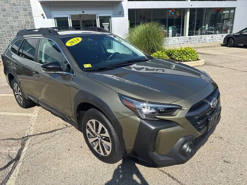 Used 2024 Subaru Outback Premium AWD/4WD image 7