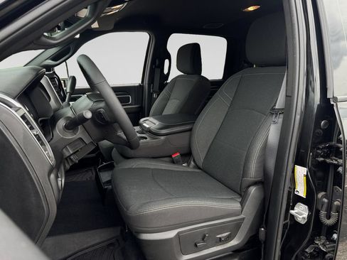 Used 2025 RAM 2500 Big Horn AWD/4WD image 19
