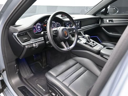 Certified 2023 Porsche Panamera 4 Platinum Edition image 4