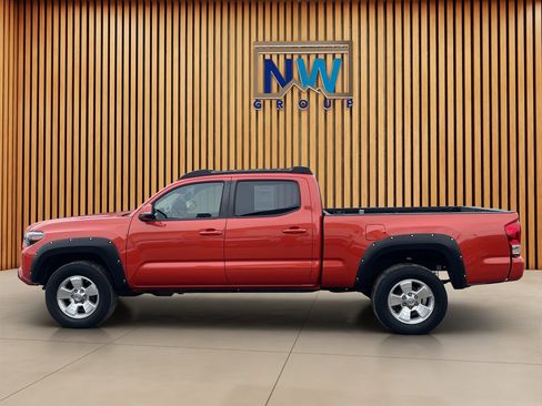 Used 2016 Toyota Tacoma TRD Sport image 29