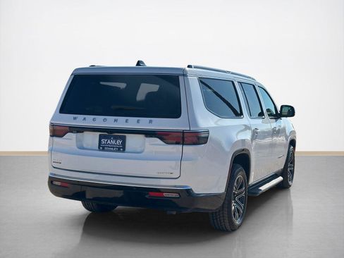 Used 2024 Jeep Wagoneer L Series II image 7