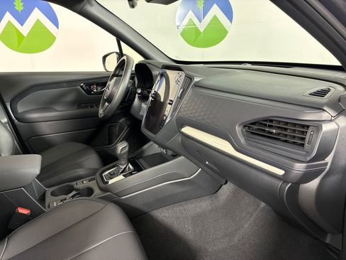 Used 2025 Subaru Forester Limited AWD/4WD image 33