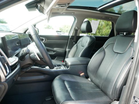 Certified 2025 Kia Sorento EX w/ EX Panoramic Sunroof Package AWD/4WD image 34