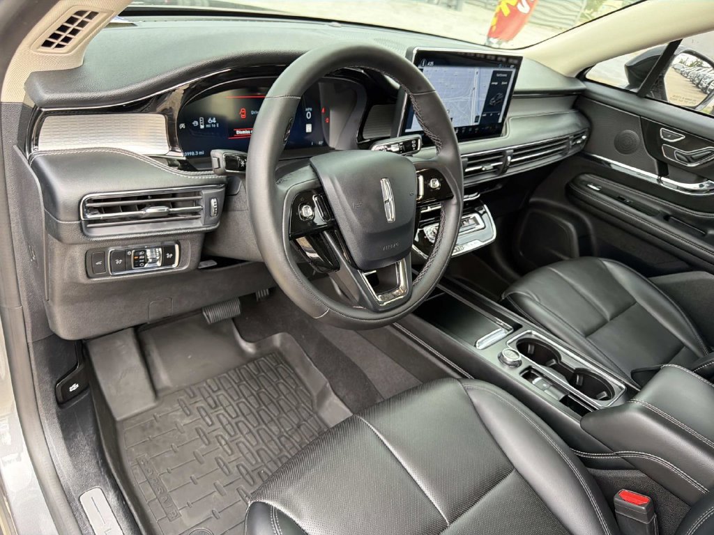 Used 2024 Lincoln Corsair AWD w/ Equipment Group 101A image 20