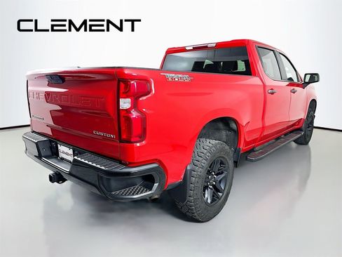 Used 2022 Chevrolet Silverado 1500 Custom Trail Boss w/ Safety Confidence Package AWD/4WD image 7