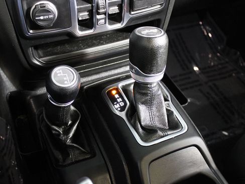 Used 2020 Jeep Wrangler Unlimited Sport AWD/4WD image 29