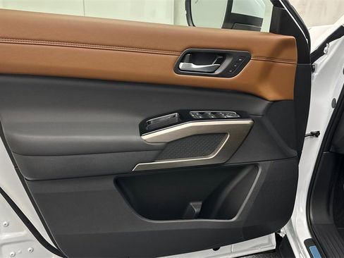 New 2025 Nissan Pathfinder Platinum w/ Cargo Package image 18