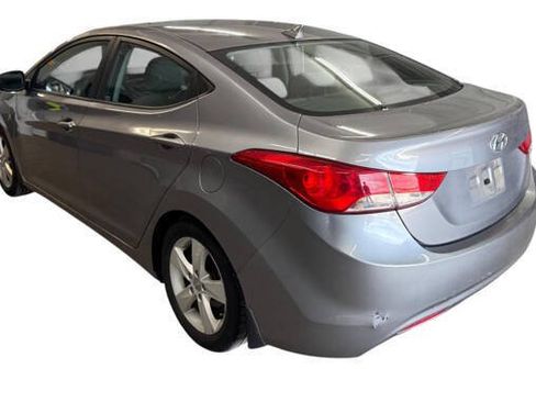 Used 2013 Hyundai Elantra GLS w/ Preferred Pkg FWD image 3