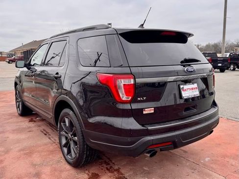 Used 2019 Ford Explorer XLT w/ XLT Sport Appearance Package AWD/4WD image 8