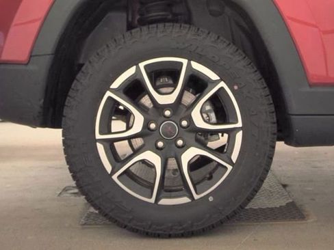 Used 2025 Jeep Compass Trailhawk AWD/4WD image 19