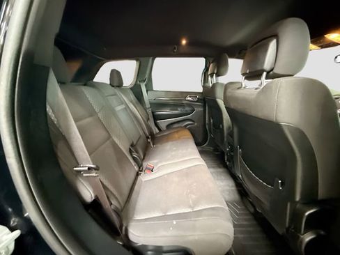 Used 2019 Jeep Grand Cherokee Laredo AWD/4WD image 26