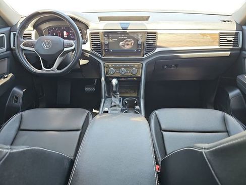 Used 2023 Volkswagen Atlas SE w/ Panoramic Sunroof Package FWD image 9