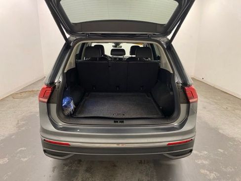 Used 2024 Volkswagen Tiguan SE AWD/4WD image 27