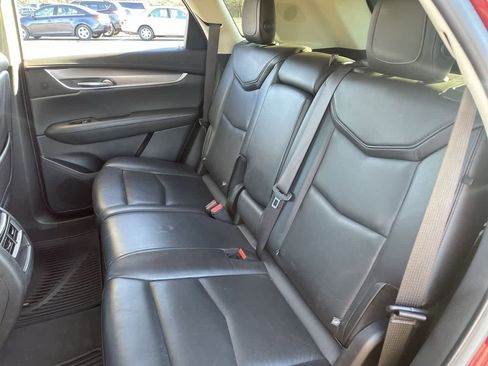 Used 2019 Cadillac XT5 Premium Luxury w/ LPO, Black Ice Package image 19
