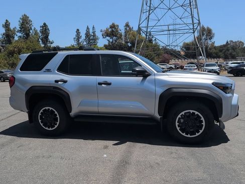 Used 2025 Toyota 4Runner TRD Off-Road Premium AWD/4WD image 4