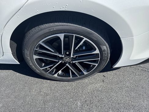 Used 2025 Toyota Camry XLE FWD image 12