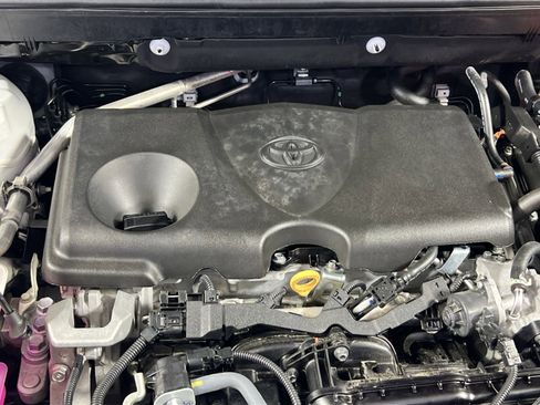 Used 2025 Toyota RAV4 XLE AWD/4WD image 30