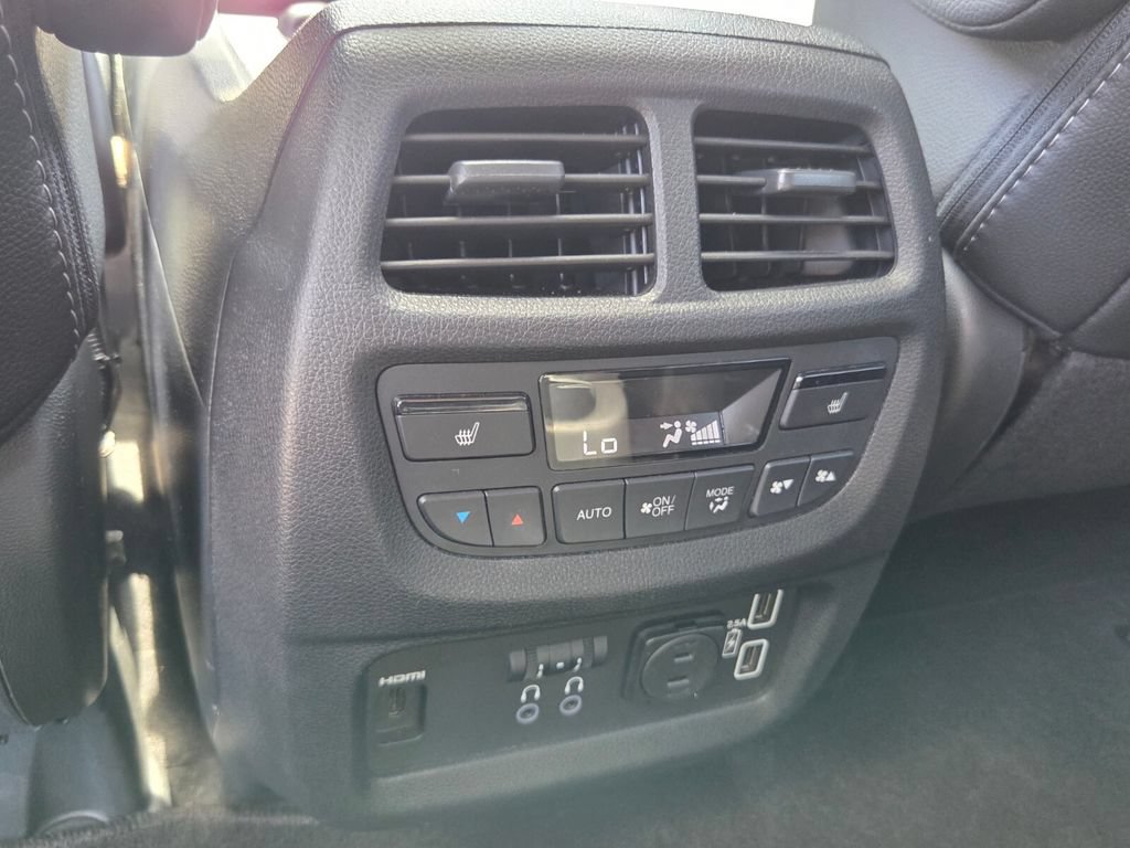 Used 2021 Honda Pilot Touring image 17