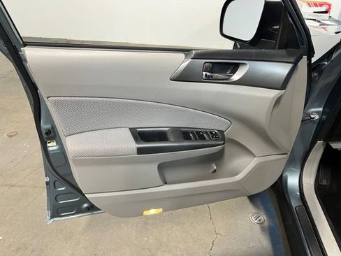 Used 2012 Subaru Forester 2.5X Premium AWD/4WD image 24