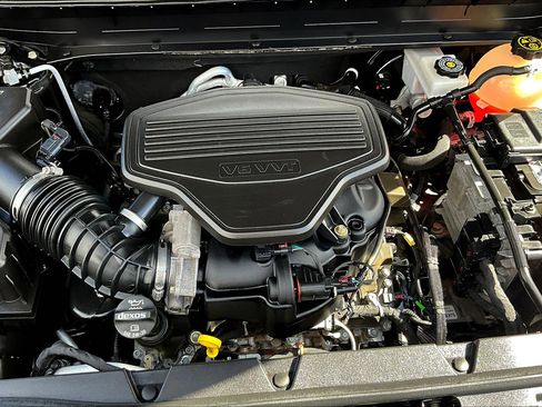 Used 2020 GMC Acadia SLE w/ Driver Convenience Package image 31