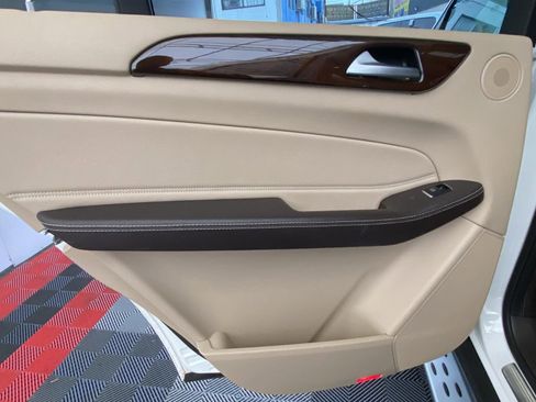 Used 2019 Mercedes-Benz GLS 450 4MATIC image 21