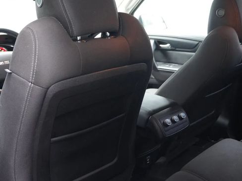 Used 2015 GMC Acadia SLE FWD image 12