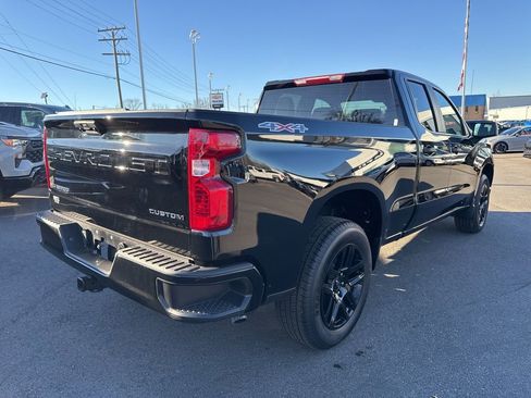 Used 2024 Chevrolet Silverado 1500 Custom image 5