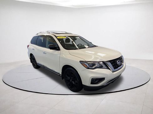 Used 2017 Nissan Pathfinder Platinum w/ Midnight Edition Package image 1