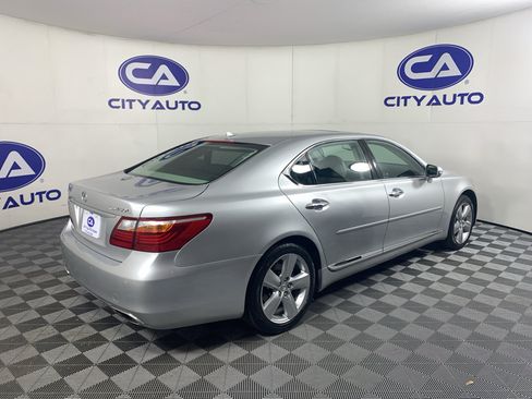 Used 2010 Lexus LS 460 L RWD image 3
