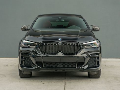 Used 2022 BMW X6 M50i w/ Premium Package image 3