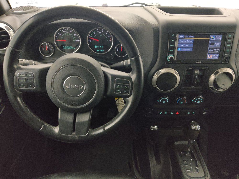 Used 2017 Jeep Wrangler Unlimited Sahara w/ Connectivity Group AWD/4WD image 22