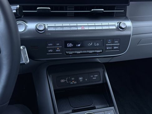 Certified 2025 Hyundai Kona Limited image 17